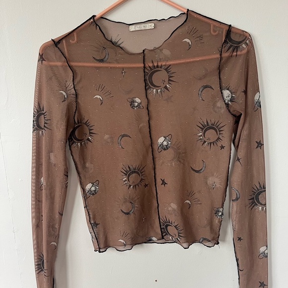 🌲5/$20🌲Full tilt sun moon and stars mesh top - Picture 2 of 5